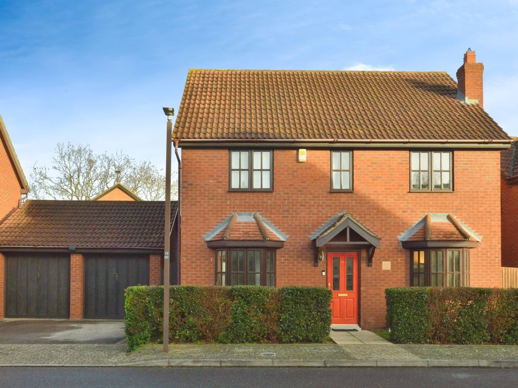 4 bed detached house for sale in Upper Wood Close, Shenley Brook End