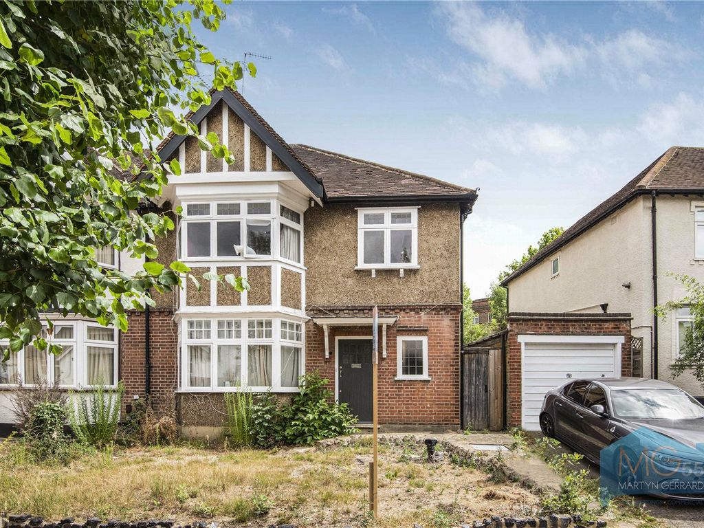 4 bed semidetached house for sale in Courthouse Gardens, West Finchley
