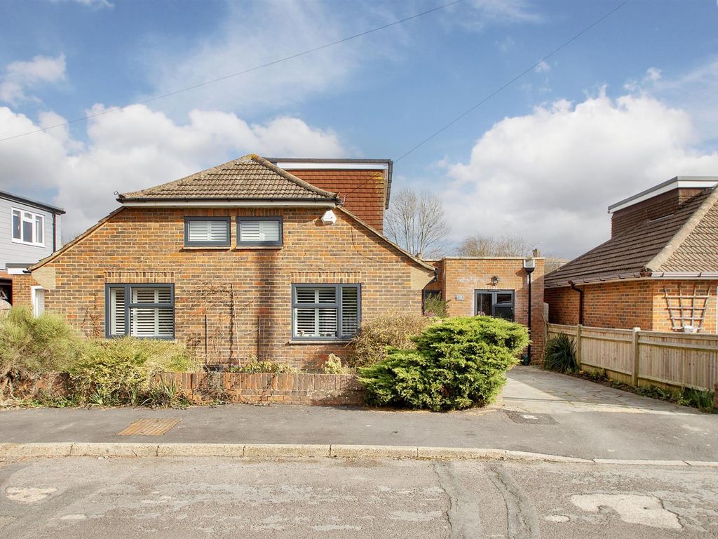 3 bed detached house for sale in Copse Road, Hildenborough, Tonbridge