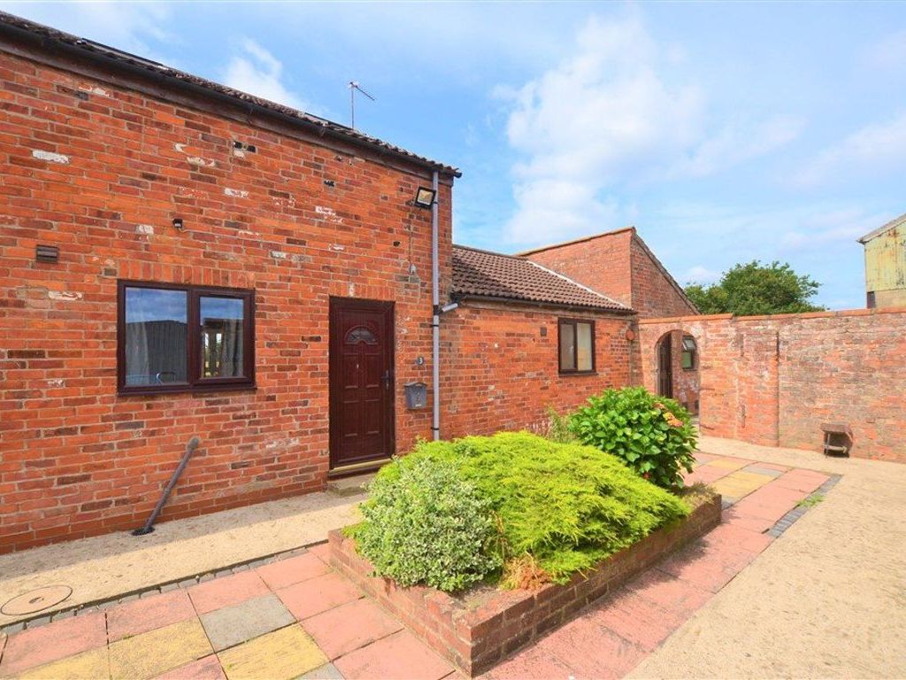 3 bed terraced house to rent in Melbourne Grange Farm, Melbourne, York