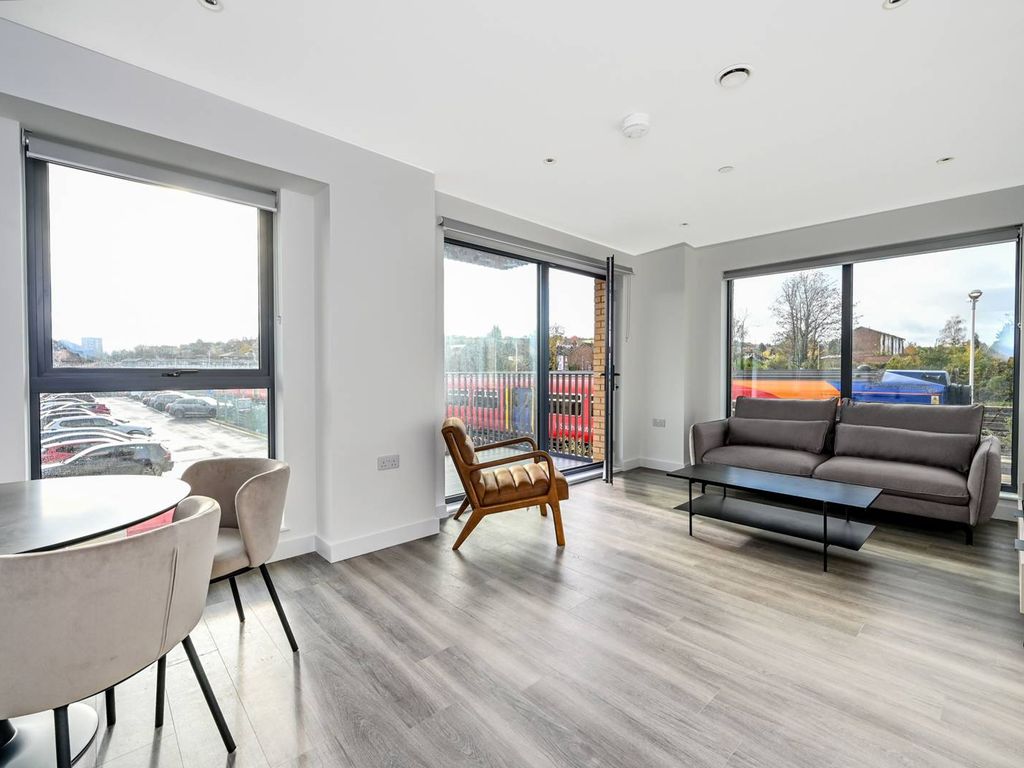 2 bed flat to rent in The Mint, Guildford GU1, £2,175 pcm Zoopla