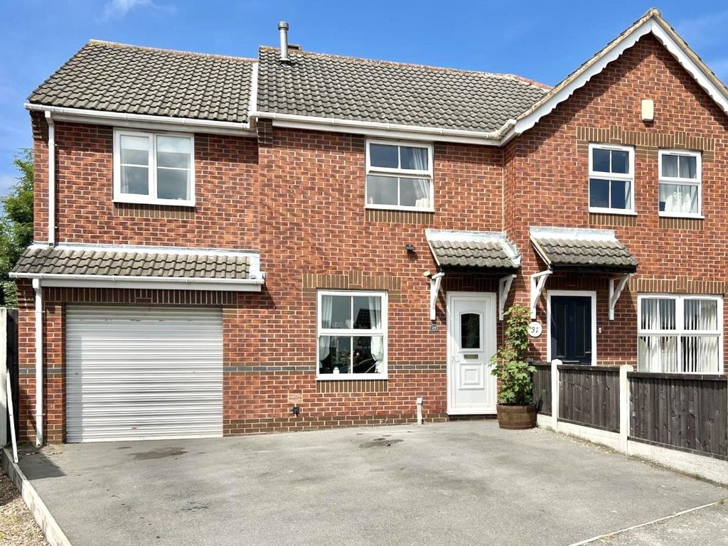 4 bed semidetached house for sale in Quarry Bank Close, Cudworth, Barnsley S72 Zoopla