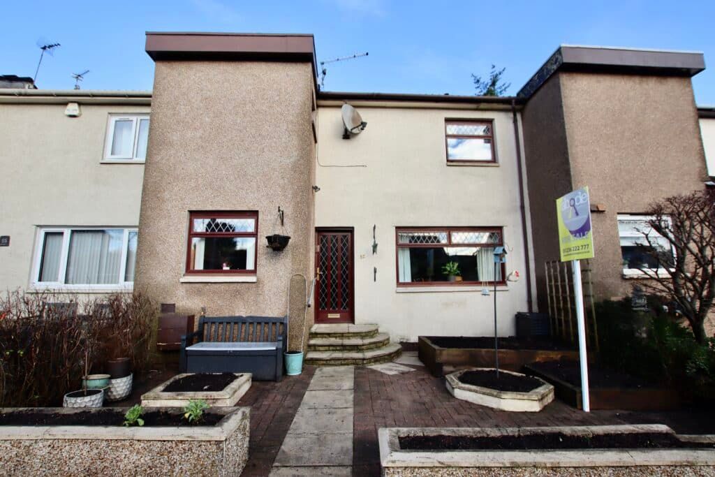 3 bed terraced house for sale in South Barrwood Road, Kilsyth, Glasgow