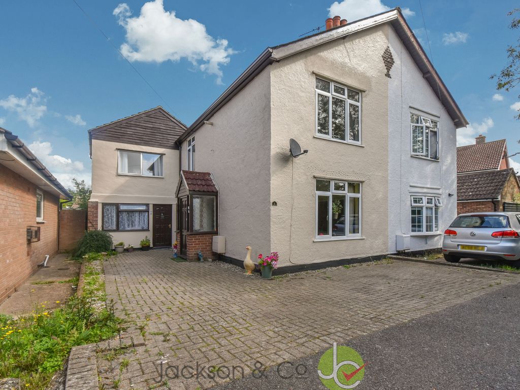 3 bed semidetached house for sale in Pond Chase, Prettygate