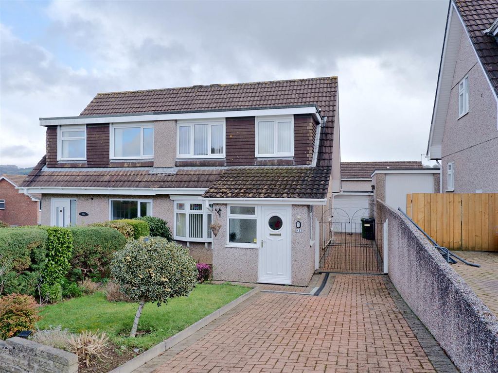 3 bed semidetached house for sale in Tern Gardens, Plympton, Plymouth