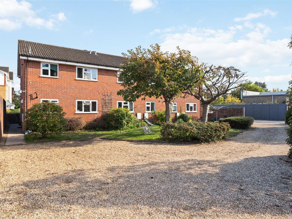 1 bed flat for sale in Stocton Close, Guildford GU1 Zoopla