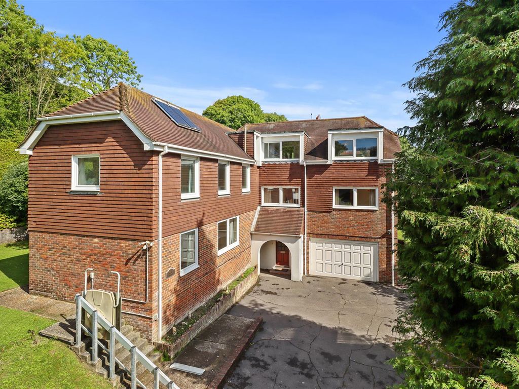 5 bed property for sale in Wayfaring Down, Filching, Polegate BN26, £