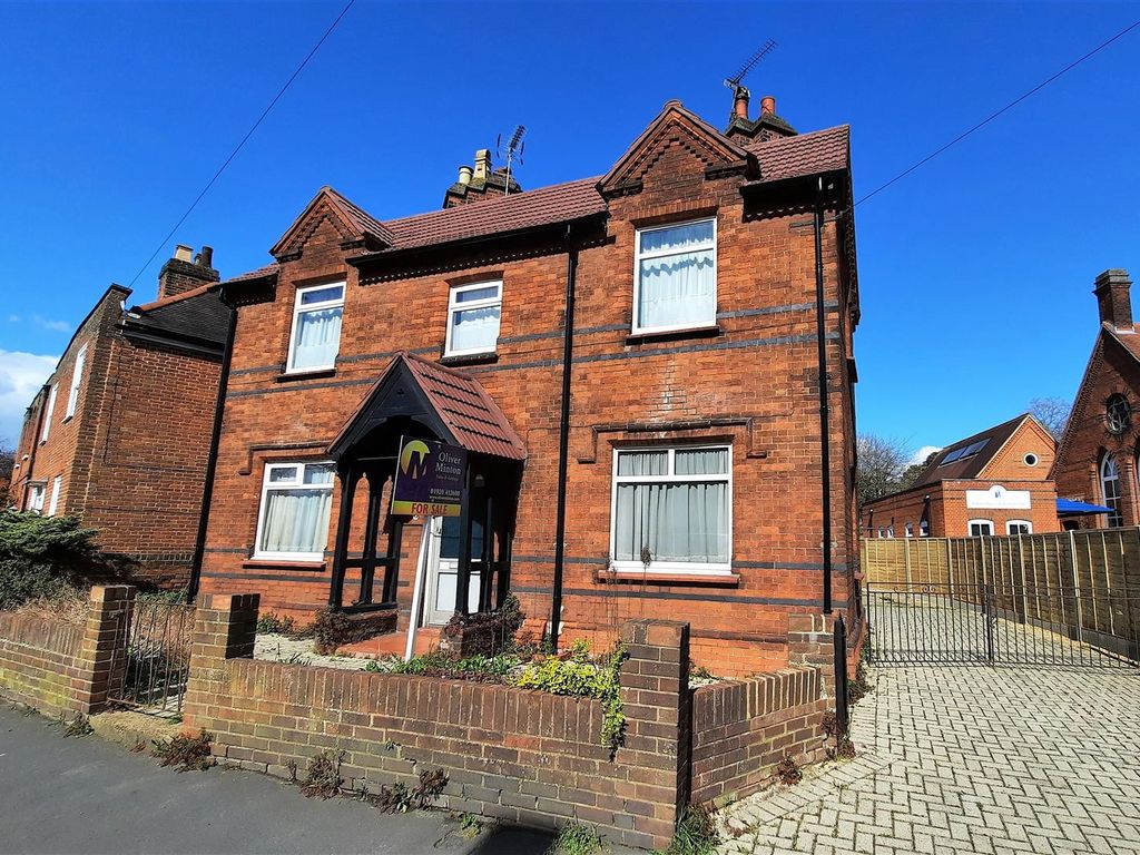 3 bed detached house for sale in Roydon Road, Stanstead Abbotts, Ware