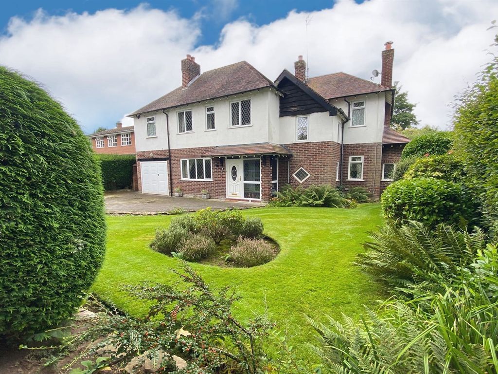 5 bed detached house for sale in Pownall Road, Wilmslow SK9, £995,000