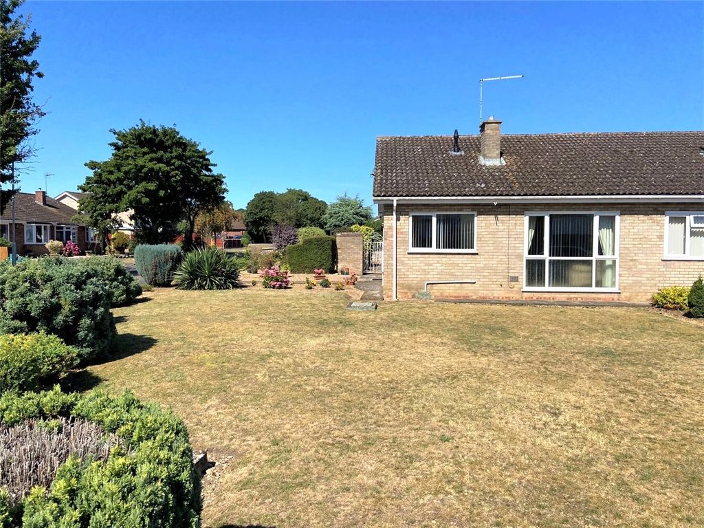 2 bed bungalow for sale in Stray Green, Ruskington, Sleaford