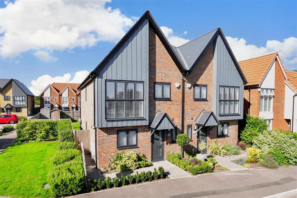 3 bed semidetached house for sale in Rolfe Lane, New Romney, Kent TN28