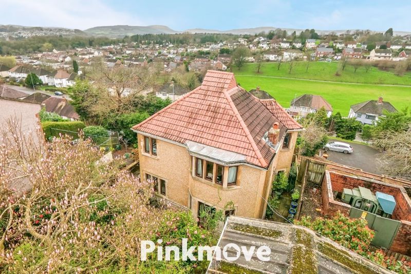 3 bed detached house for sale in Castle Park Close, Newport NP20, £