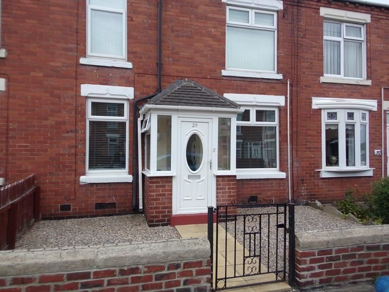 2 bed flat to rent in Melrose Terrace, Bedlington NE22, £500 pcm Zoopla