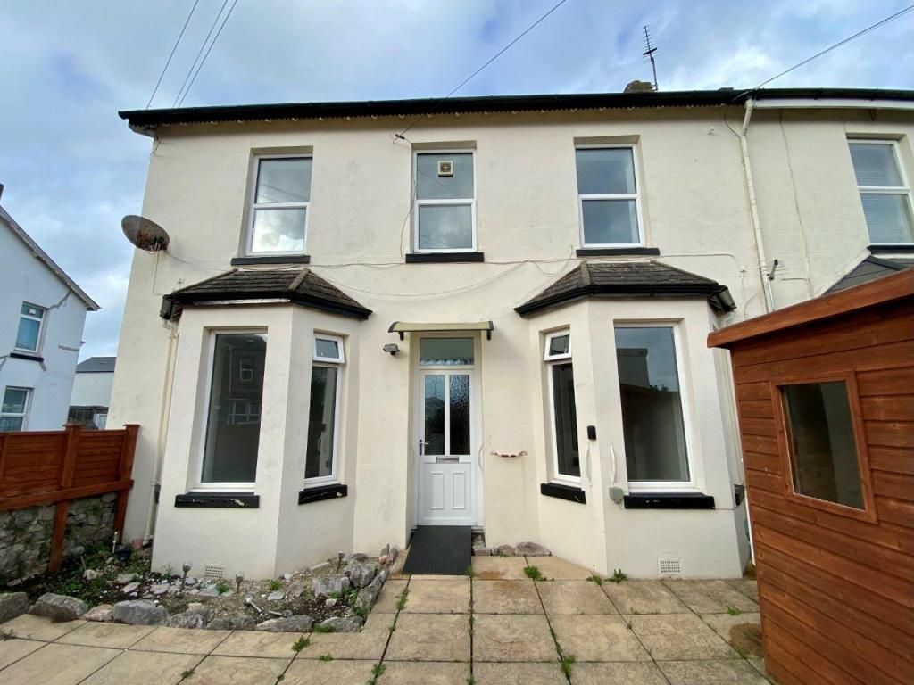 2 bed flat to rent in Windsor Road, Torquay TQ1, £850 pcm Zoopla