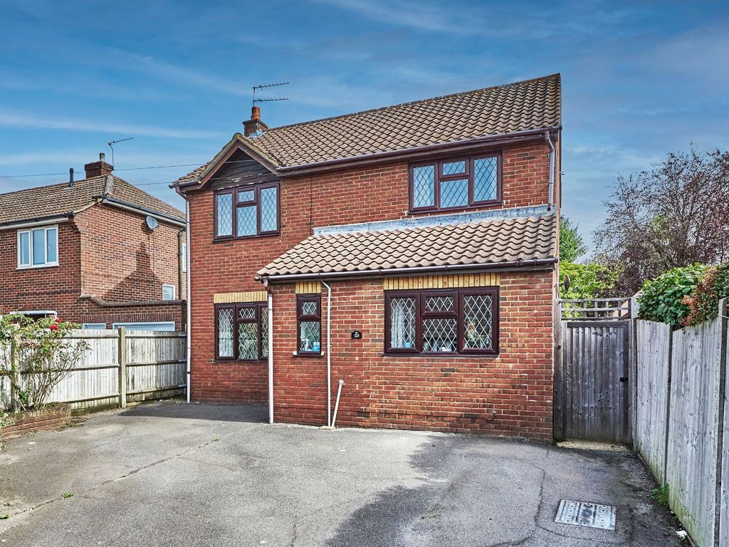 3 bed detached house for sale in How Wood, Park Street, St. Albans