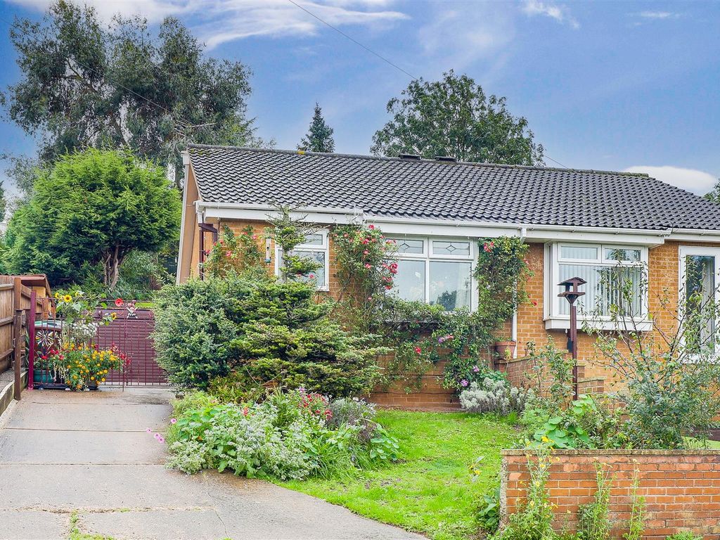 1 bed semidetached bungalow for sale in Mickleborough Avenue, Mapperley, Nottinghamshire NG3, £