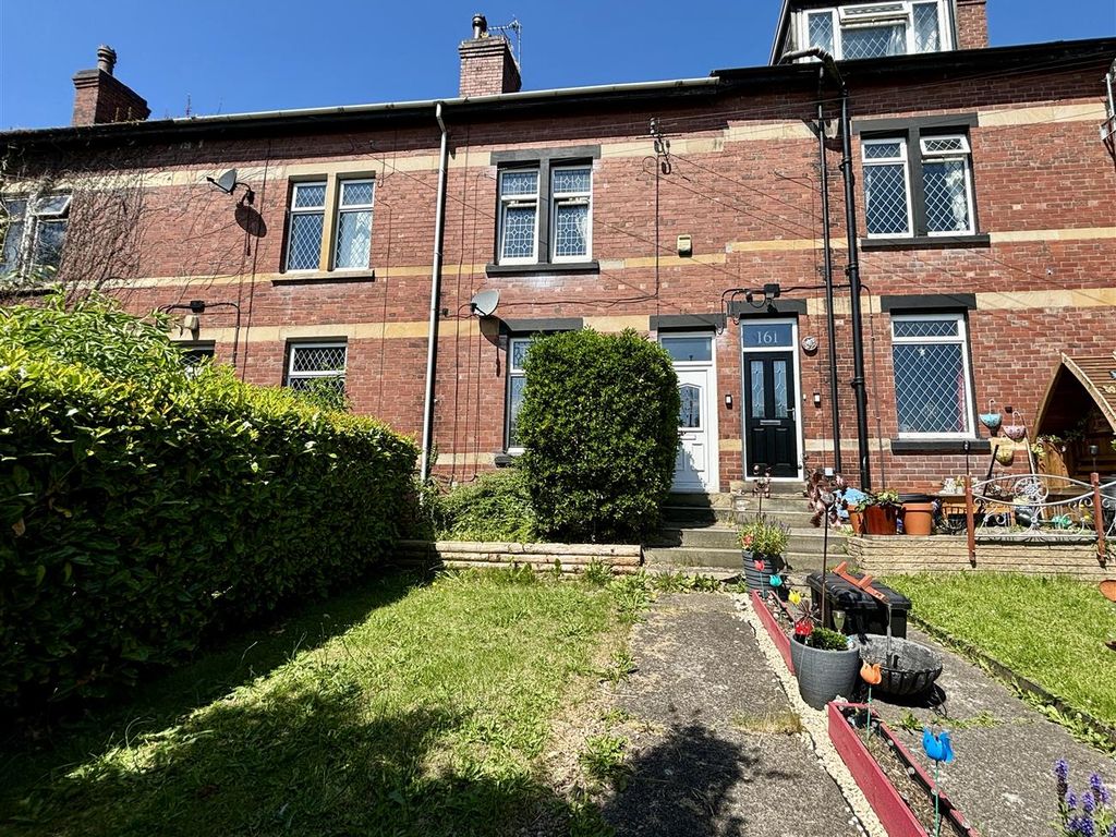 4 bed property for sale in Aberford Road, Woodlesford, Leeds LS26, £