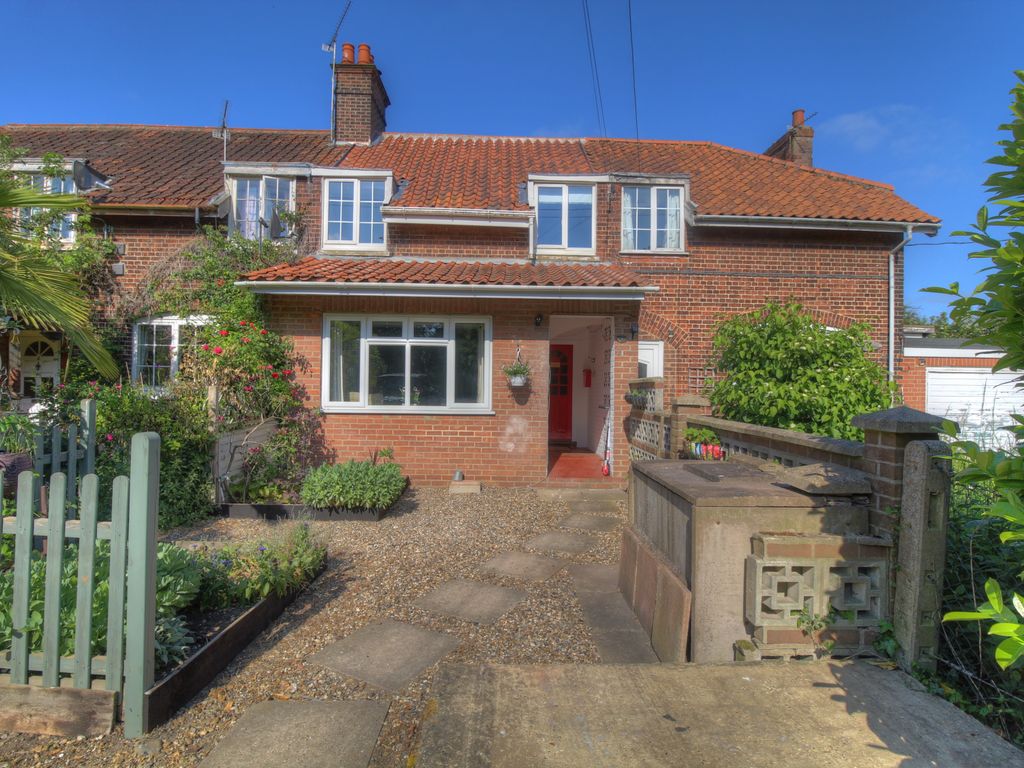 3 bed terraced house for sale in Station Lane, Hethersett, Norwich NR9