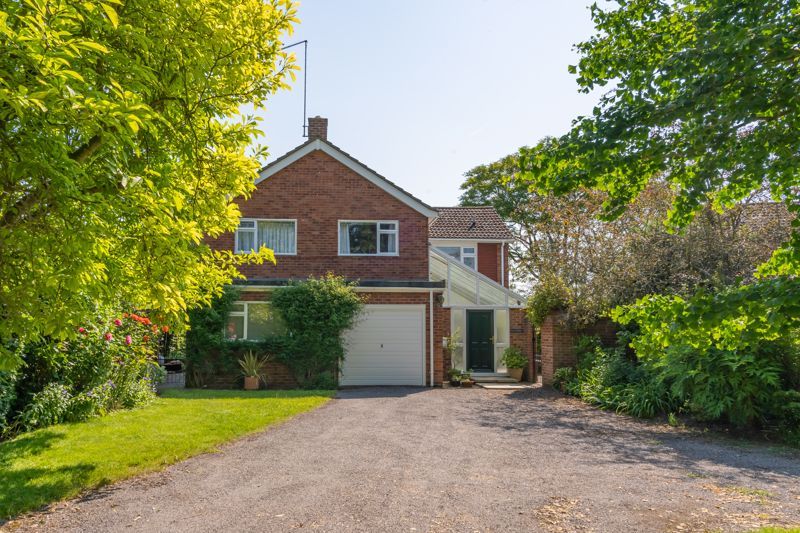 4 bed detached house for sale in High Street, North Moreton, Didcot