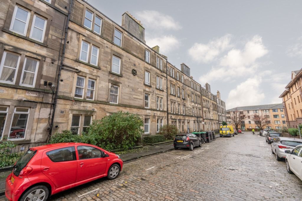 1 bed flat to rent in Downfield Place, Edinburgh EH11, £975 pcm