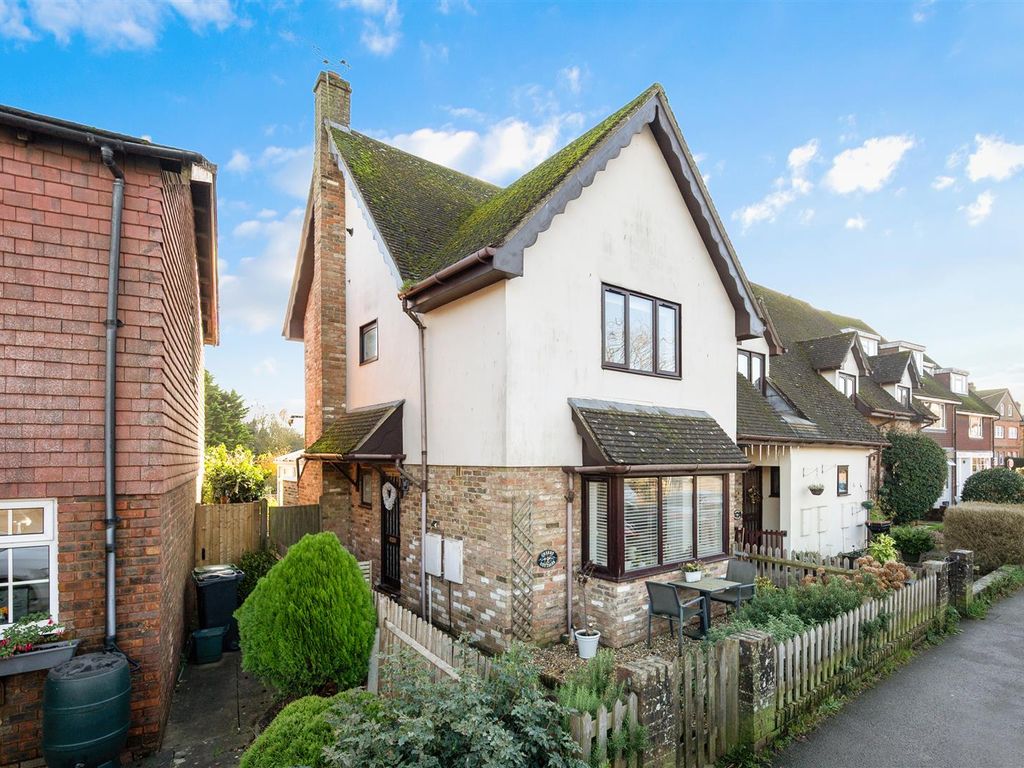2 bed mews house for sale in Walton Street, Walton On The Hill