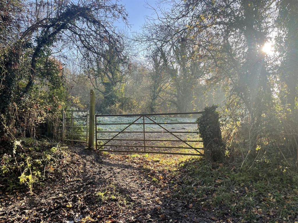 Land for sale in Chapel Lane, Lyddington, Oakham LE15, £32,500 Zoopla