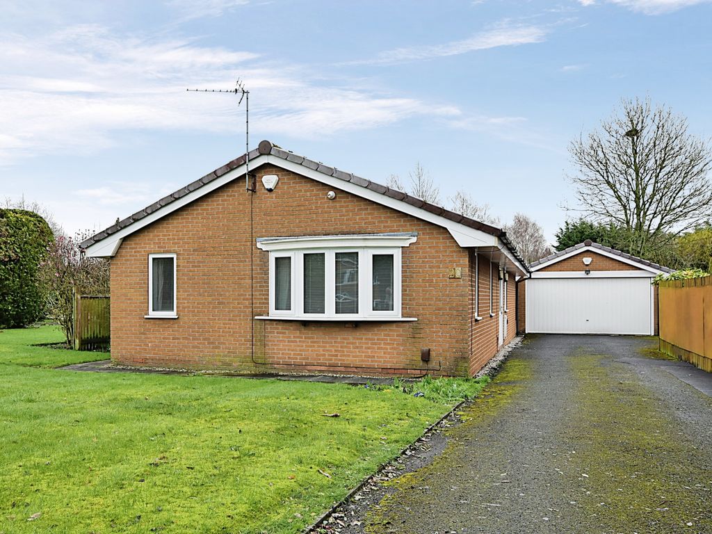 3 bed bungalow for sale in Buckingham Way, Timperley, Altrincham WA15