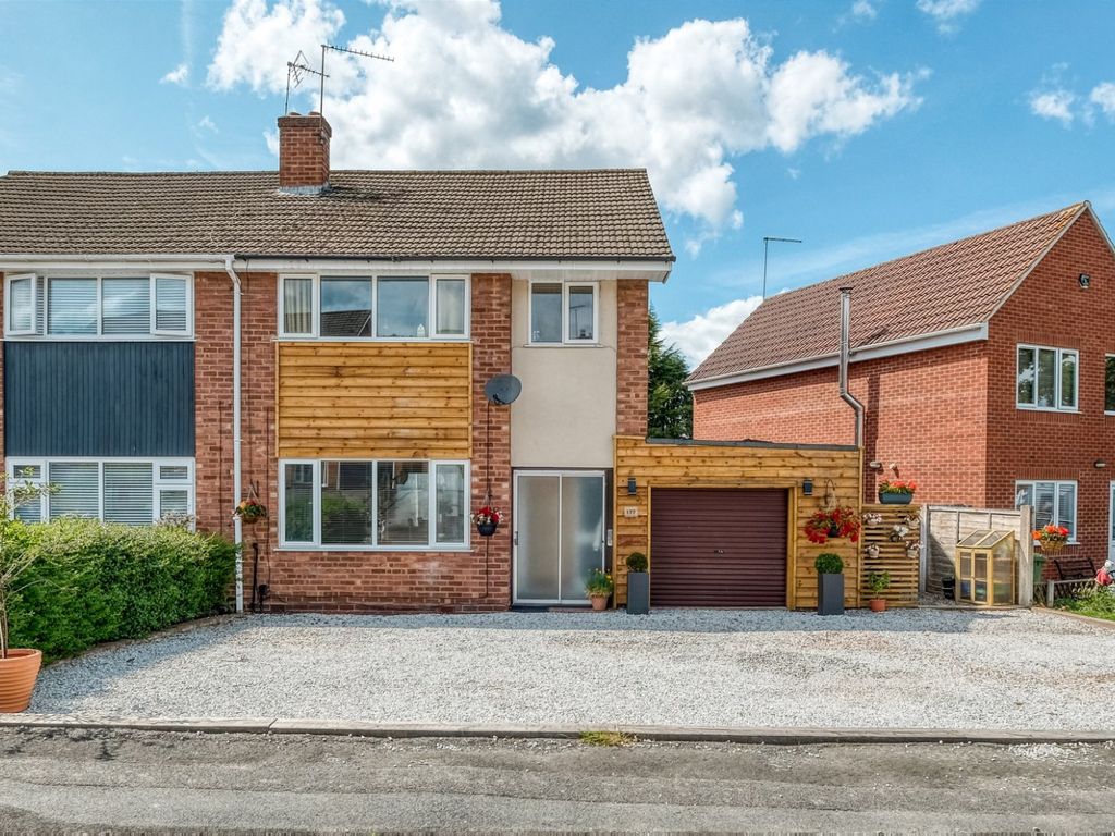 3 bed semidetached house for sale in Vicarage Crescent, Batchley