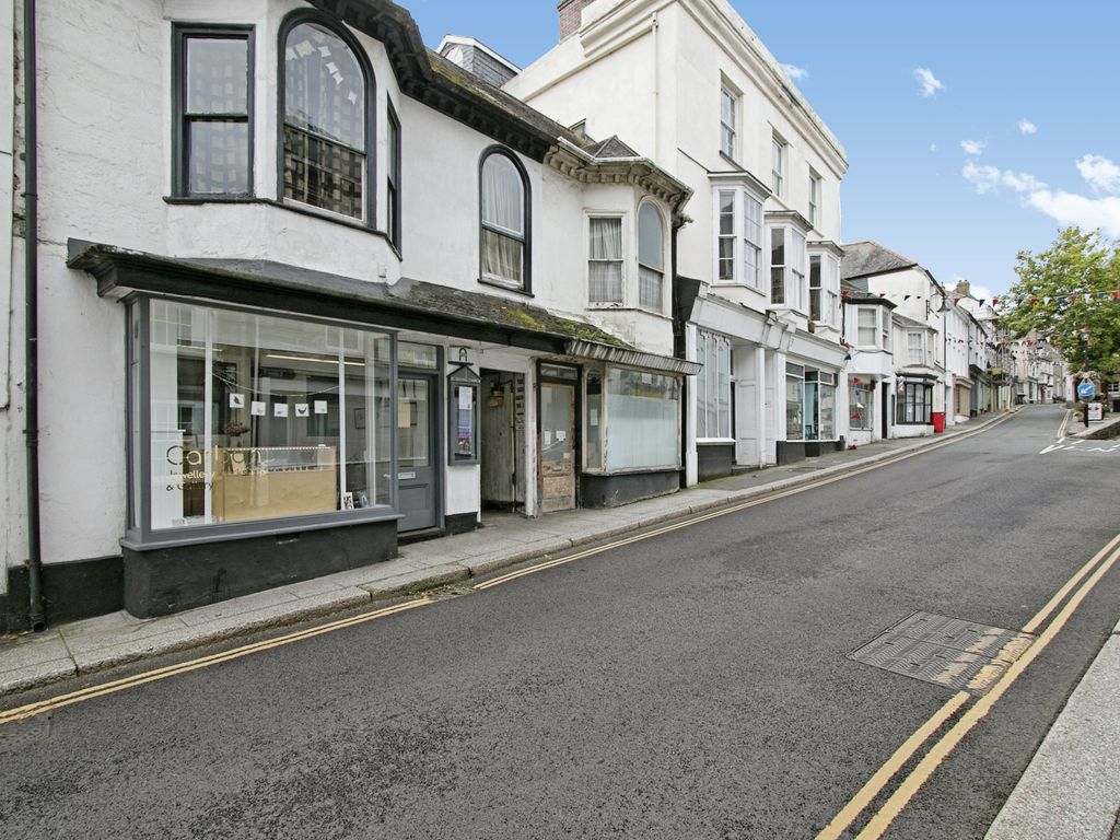 1 bed flat for sale in Higher Market Street, Penryn, Cornwall TR10, £