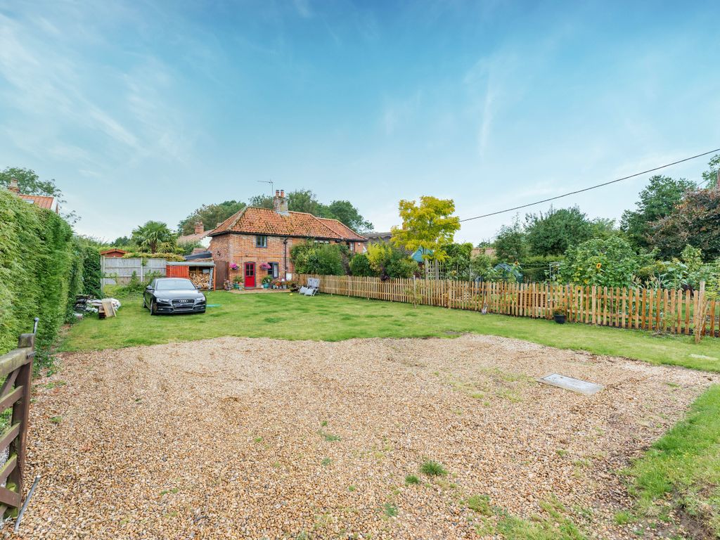 2 bed semidetached house for sale in The Street, Colton, Norwich NR9