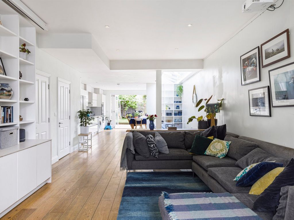 4 bed terraced house for sale in Bellwood Road, London SE15 Zoopla