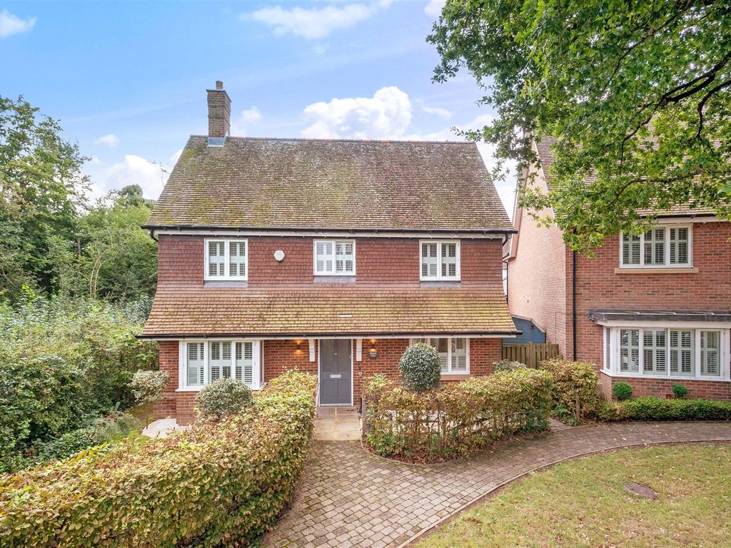4 bed detached house for sale in Shoesmith Lane, Kings Hill, West