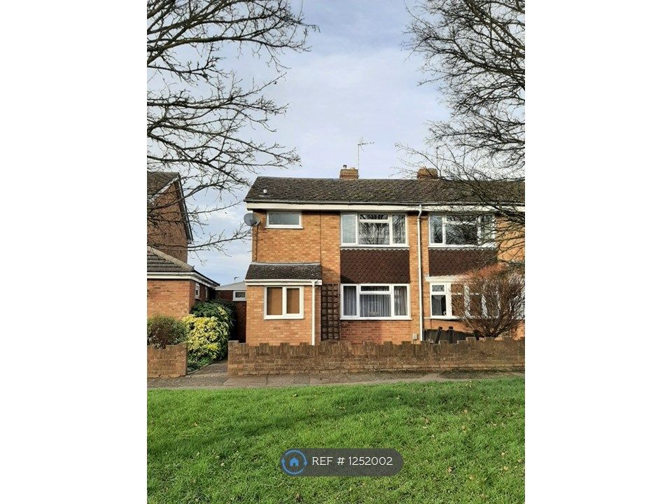 3 bed semidetached house to rent in Aldens Mead, Bedford MK41, £1,400