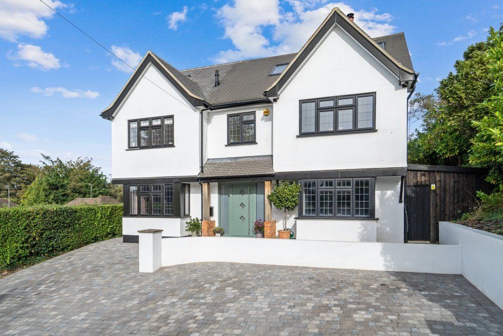 8 bed detached house for sale in Elms Road, Chalfont St. Peter SL9, £