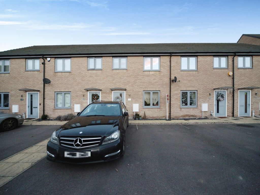 3 bed terraced house for sale in Hazel Mead, Dunstable LU5 Zoopla