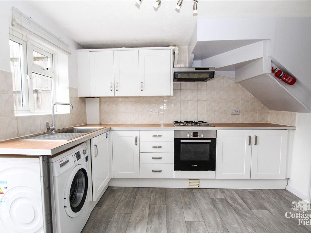 3 bed property to rent in Brigadier Hill, Enfield EN2 Zoopla