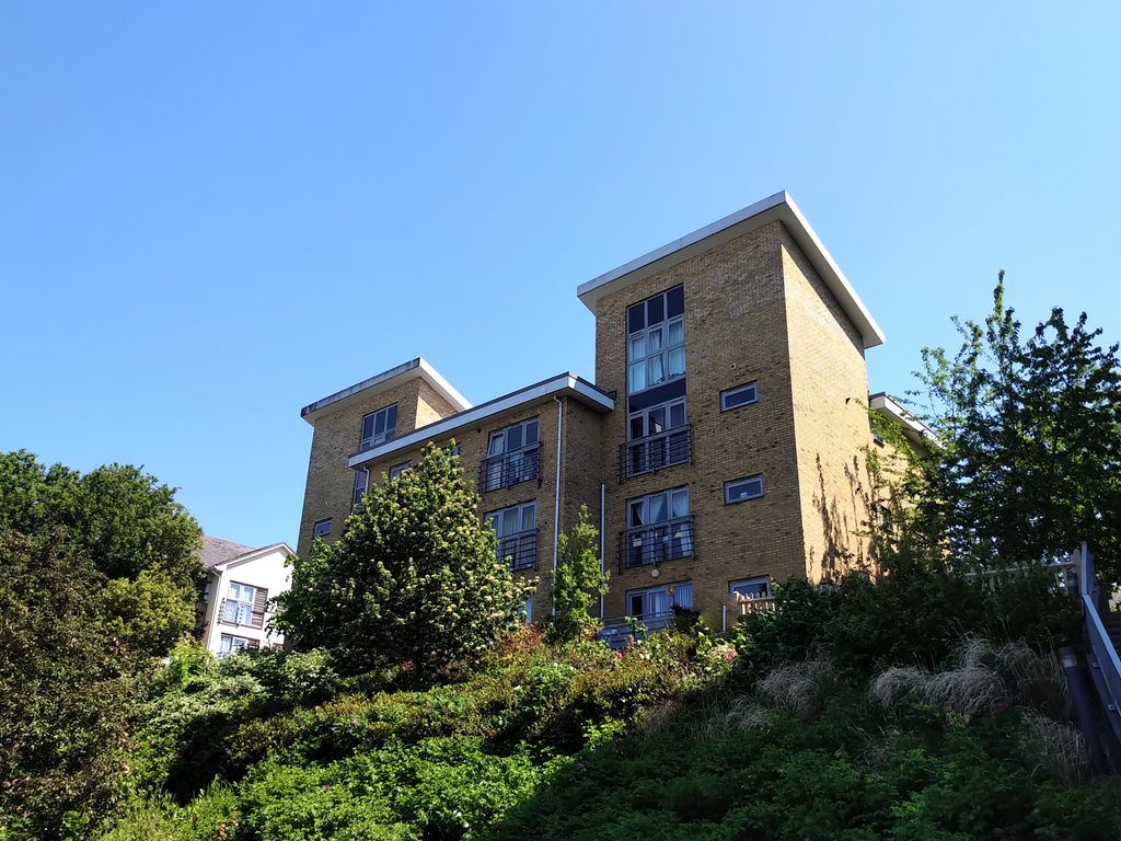2 bed flat for sale in Arundel Square, Maidstone ME15, £170,000 Zoopla