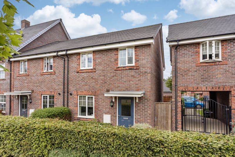 3 bed end terrace house for sale in Somerley Drive, Wood, Crawley