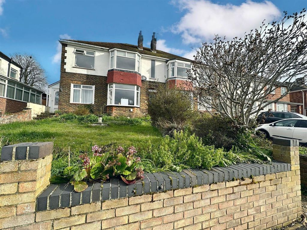3 bed flat to rent in Woodfield Avenue, Farlington, Portsmouth PO6 Zoopla