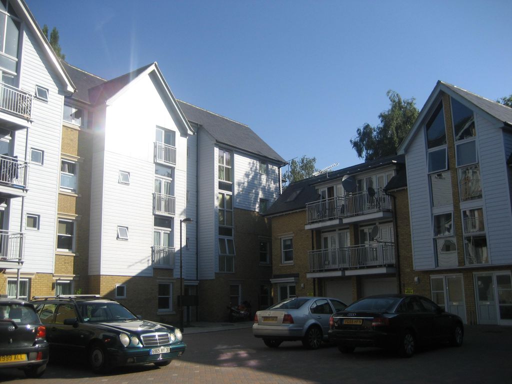 1 bed flat to rent in Bingley Court, Canterbury CT1 Zoopla