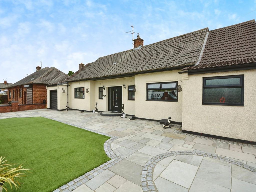 3 bed detached bungalow for sale in Brooklands, Auckland DL14, £