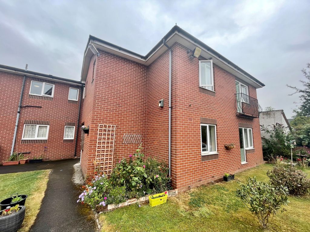 1 bed flat to rent in Regent Street, Church Gresley, Swadlincote DE11