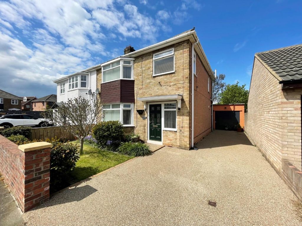 3 bed semidetached house for sale in Honiton Way, Fens, Hartlepool