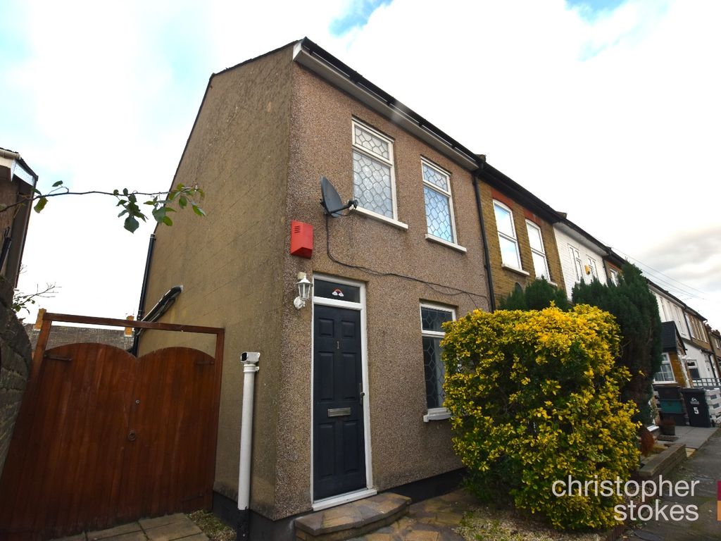 2 bed end terrace house to rent in Dewhurst Road, Cheshunt, Waltham