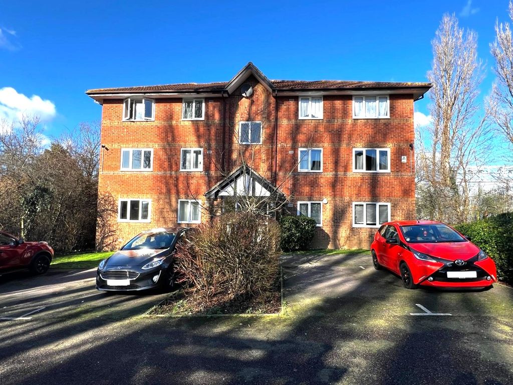 1 bed flat for sale in Inverness Court, Cumberland Place, Catford SE6, £205,000 Zoopla