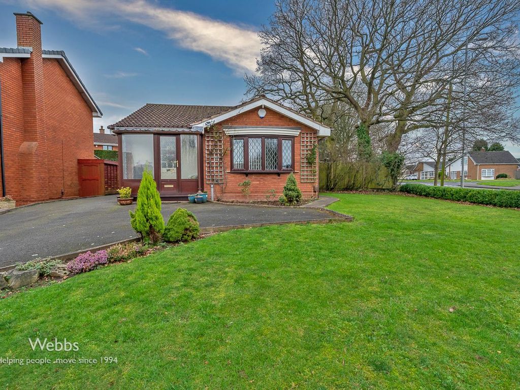 2 bed bungalow for sale in Moat Farm Way, Ryders Hayes, Walsall WS3, £