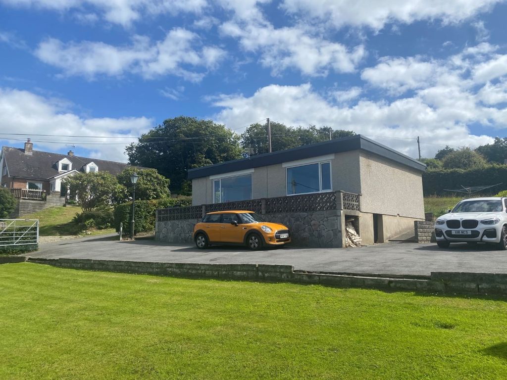 2 bed bungalow for sale in Aberporth, Cardigan SA43, £180,000 Zoopla