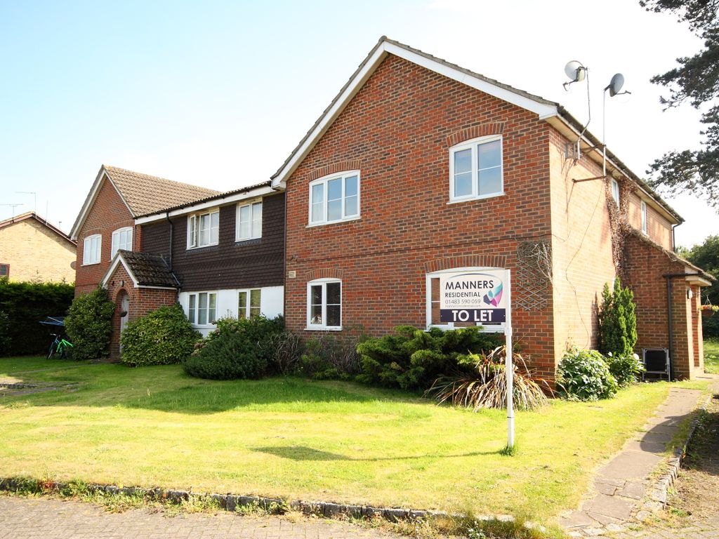 1 bed flat to rent in Primrose Drive, Bisley, Woking GU24, £1,000 pcm Zoopla