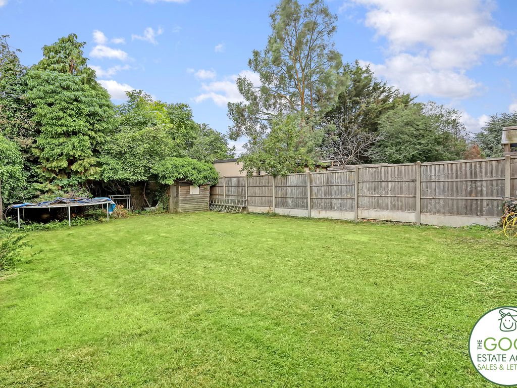 4 bed semidetached house for sale in Clayhall Avenue, Ilford IG5, £