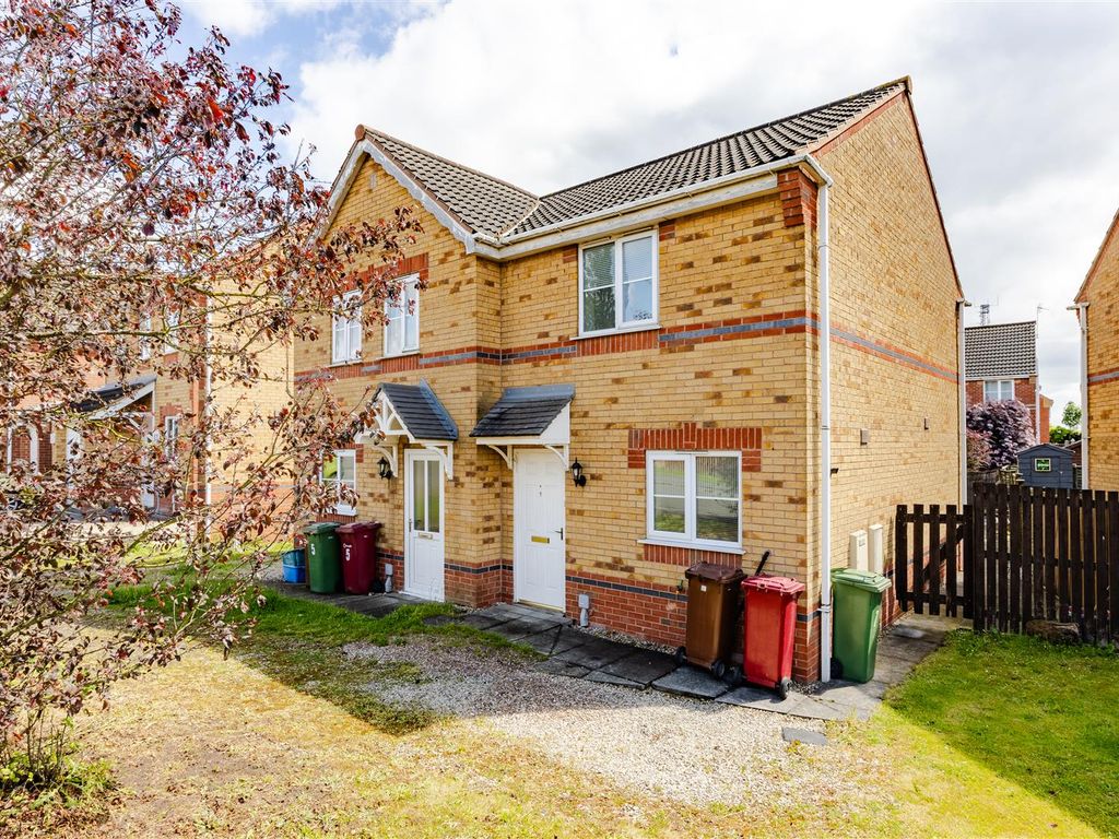 2 bed semidetached house to rent in Granville Road, Scunthorpe DN15, £